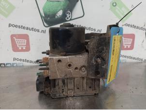 Gebruikte ABS Pomp Renault Twingo (C06) 1.2 16V Prijs € 30,00 Margeregeling aangeboden door Autodemontagebedrijf R. Poeste B.V.