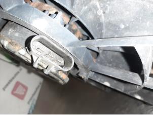 Gebruikte Radiateurfan Ford Mondeo III Wagon 1.8 16V Prijs € 20,00 Margeregeling aangeboden door Autodemontagebedrijf R. Poeste B.V.