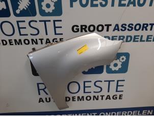 Gebruikte Spatbord rechts-voor Renault Scénic III (JZ) 1.6 16V Prijs € 170,00 Margeregeling aangeboden door Autodemontagebedrijf R. Poeste B.V.