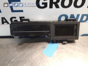 Gebruikte Kilometerteller KM Renault Scénic III (JZ) 1.6 16V Prijs € 60,00 Margeregeling aangeboden door Autodemontagebedrijf R. Poeste B.V.