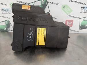 Gebruikte Luchtfilterhuis Mercedes A (W168) 1.6 A-160 Prijs € 30,00 Margeregeling aangeboden door Autodemontagebedrijf R. Poeste B.V.