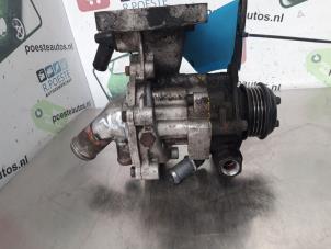 Gebruikte Waterpomp Ford Mondeo III Wagon 2.0 TDCi 130 16V Prijs € 25,00 Margeregeling aangeboden door Autodemontagebedrijf R. Poeste B.V.