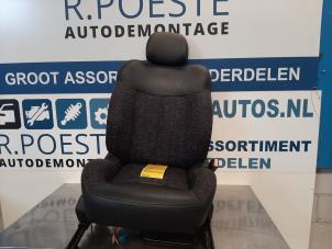 Gebruikte Voorstoel rechts Renault Megane (EA) 1.6 16V Sport Prijs € 85,00 Margeregeling aangeboden door Autodemontagebedrijf R. Poeste B.V.