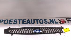 Gebruikte Grille Ford Fiesta 5 (JD/JH) 1.4 TDCi Prijs € 30,00 Margeregeling aangeboden door Autodemontagebedrijf R. Poeste B.V.