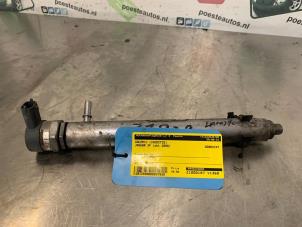 Gebruikte Injector brug Jaguar XF (CC9) 2.7 D V6 24V Prijs € 40,00 Margeregeling aangeboden door Autodemontagebedrijf R. Poeste B.V.