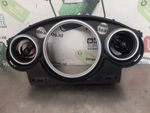 Gebruikte Kilometerteller sierlijst BMW Mini One/Cooper (R50) 1.6 16V Cooper Prijs € 20,00 Margeregeling aangeboden door Autodemontagebedrijf R. Poeste B.V.