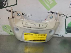 Gebruikte Binnenverlichting voor Lancia Ypsilon (843) 1.2 16V Prijs € 20,00 Margeregeling aangeboden door Autodemontagebedrijf R. Poeste B.V.