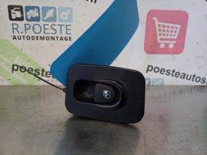 Gebruikte Elektrisch Raam Schakelaar Lancia Ypsilon (843) 1.2 16V Prijs € 15,00 Margeregeling aangeboden door Autodemontagebedrijf R. Poeste B.V.