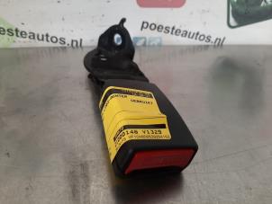Gebruikte Veiligheidsgordel Insteek links-achter Renault Twingo II (CN) 1.2 Prijs € 15,00 Margeregeling aangeboden door Autodemontagebedrijf R. Poeste B.V.