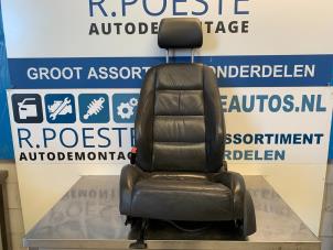 Gebruikte Stoel links Volkswagen Golf V (1K1) 2.0 FSI 16V Prijs € 100,00 Margeregeling aangeboden door Autodemontagebedrijf R. Poeste B.V.