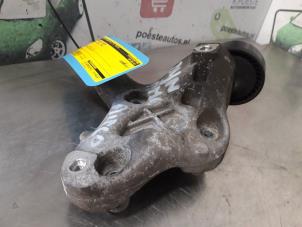 Gebruikte Dynamosteun onder Volkswagen Golf V (1K1) 1.6 FSI 16V Prijs € 40,00 Margeregeling aangeboden door Autodemontagebedrijf R. Poeste B.V.