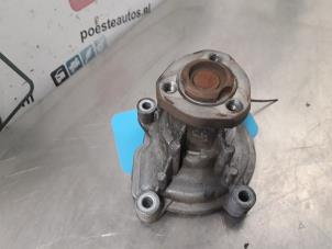 Gebruikte Waterpomp Volkswagen Golf V (1K1) 1.6 FSI 16V Prijs € 20,00 Margeregeling aangeboden door Autodemontagebedrijf R. Poeste B.V.