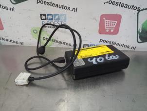 Gebruikte Telefoon interface Mercedes B (W245) 2.0 B-180 CDI 16V Prijs € 20,00 Margeregeling aangeboden door Autodemontagebedrijf R. Poeste B.V.