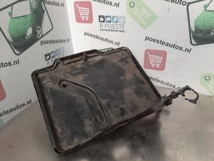 Gebruikte Accubak Ford Ka II 1.2 Prijs € 30,00 Margeregeling aangeboden door Autodemontagebedrijf R. Poeste B.V.