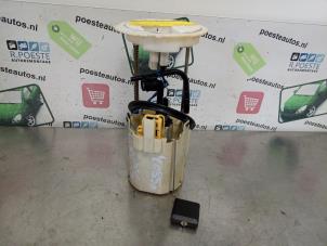 Gebruikte Opvoerpomp Mercedes B (W245) 2.0 B-180 CDI 16V Prijs € 20,00 Margeregeling aangeboden door Autodemontagebedrijf R. Poeste B.V.