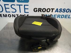 Gebruikte Zitting stoel links Opel Astra K 1.6 SIDI Eco Turbo 16V Prijs € 75,00 Margeregeling aangeboden door Autodemontagebedrijf R. Poeste B.V.