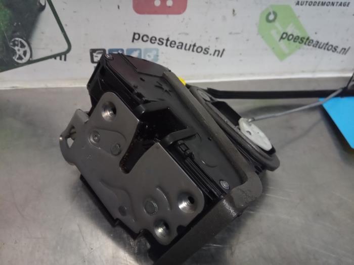 Portierslot Mechaniek 4Deurs rechts-voor van een Opel Astra K 1.6 SIDI Eco Turbo 16V 2019