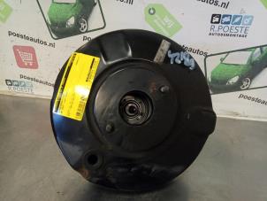 Gebruikte Rembekrachtiger Volkswagen Golf V (1K1) 1.4 16V Prijs € 40,00 Margeregeling aangeboden door Autodemontagebedrijf R. Poeste B.V.