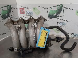 Gebruikte Inlaatspruitstuk Hyundai Getz 1.3i 12V Prijs € 40,00 Margeregeling aangeboden door Autodemontagebedrijf R. Poeste B.V.