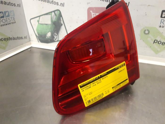 Reflector achterklep rechts van een Volkswagen Tiguan (5N1/2) 1.4 TSI 16V 2015