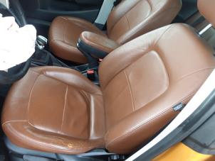 Gebruikte Stoel links Seat Ibiza ST (6J8) 1.2 TDI Ecomotive Prijs € 125,00 Margeregeling aangeboden door Autodemontagebedrijf R. Poeste B.V.