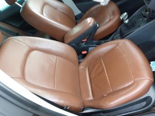 Gebruikte Stoel rechts Seat Ibiza ST (6J8) 1.2 TDI Ecomotive Prijs € 125,00 Margeregeling aangeboden door Autodemontagebedrijf R. Poeste