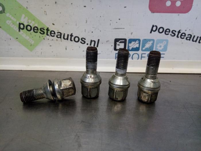 Wielbouten set van een Renault Twingo (C06) 1.2 2000