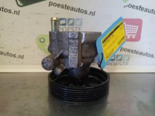 Gebruikte Servopomp Renault Laguna II Grandtour (KG) 2.0 16V Prijs € 30,00 Margeregeling aangeboden door Autodemontagebedrijf R. Poeste B.V.