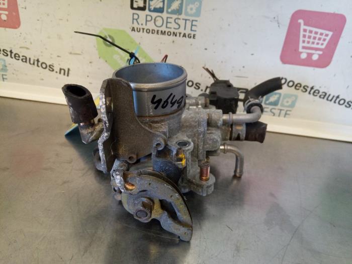 Gebruikte Gasklephuis Daihatsu Gran Move 1.6 16V Prijs € 30,00 Margeregeling aangeboden door Autodemontagebedrijf R. Poeste B.V.