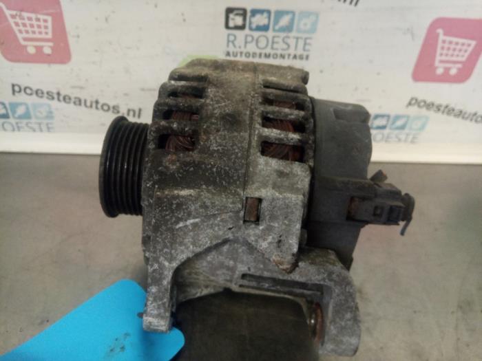 Gebruikte Dynamo Audi A6 (C5) 2.8 V6 30V Prijs € 25,00 Margeregeling aangeboden door Autodemontagebedrijf R. Poeste B.V.