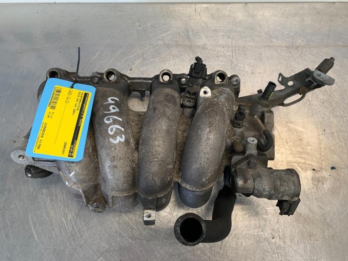 Gebruikte Inlaatspruitstuk Volvo V40 (VW) 2.0 16V Turbo Prijs € 75,00 Margeregeling aangeboden door Autodemontagebedrijf R. Poeste B.V.