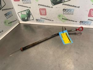Gebruikte Peilstok Olie Volvo V40 (VW) 2.0 16V Turbo Prijs € 20,00 Margeregeling aangeboden door Autodemontagebedrijf R. Poeste B.V.