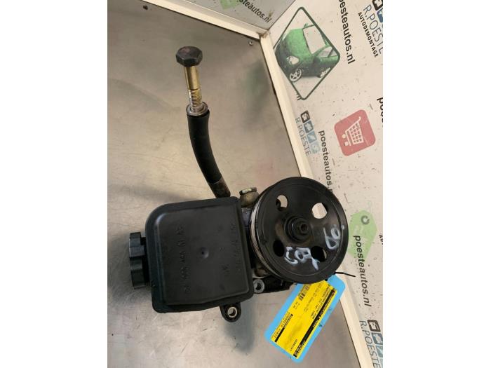 Gebruikte Servopomp Mercedes CLK (C208) 3.2 320 V6 18V Prijs € 50,00 Margeregeling aangeboden door Autodemontagebedrijf R. Poeste B.V.