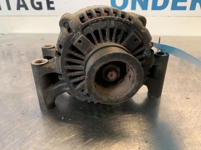 Gebruikte Dynamo Jaguar S-type (X200) 3.0 V6 24V Prijs € 40,00 Margeregeling aangeboden door Autodemontagebedrijf R. Poeste B.V.