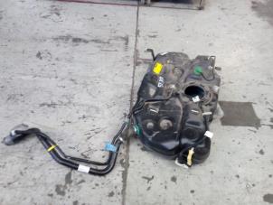 Gebruikte Brandstoftank Opel Astra K 1.6 SIDI Eco Turbo 16V Prijs € 100,00 Margeregeling aangeboden door Autodemontagebedrijf R. Poeste B.V.
