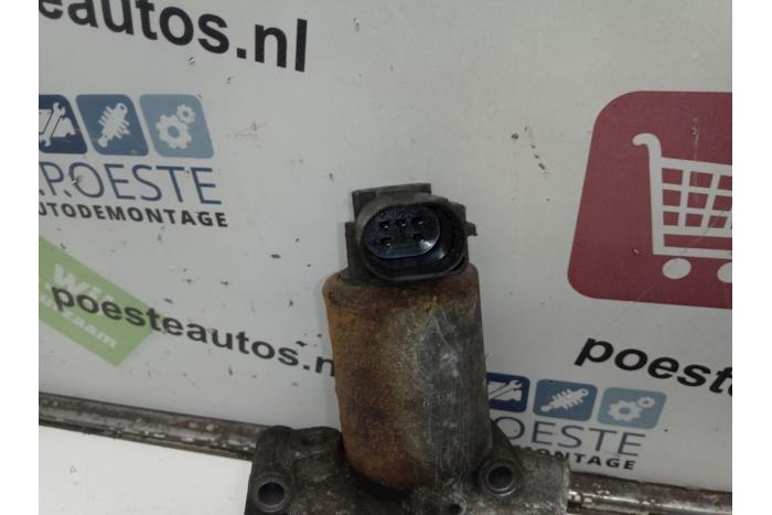 EGR Klep van een Opel Corsa C (F08/68) 1.0 12V Twin Port 2004