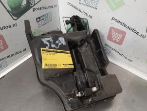 Gebruikte Ruitensproeier achter Volkswagen Polo V (6R) 1.2 TDI 12V BlueMotion Prijs € 22,00 Margeregeling aangeboden door Autodemontagebedrijf R. Poeste B.V.