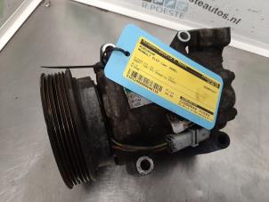 Gebruikte Pomp Airco Renault Clio III (BR/CR) 1.5 dCi 70 Prijs € 42,00 Margeregeling aangeboden door Autodemontagebedrijf R. Poeste B.V.