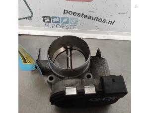 Gebruikte Gasklephuis Renault Laguna II (BG) 3.0 V6 24V Prijs € 30,00 Margeregeling aangeboden door Autodemontagebedrijf R. Poeste B.V.