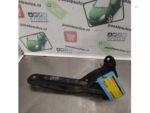 Gebruikte Motorsteun Porsche Cayenne (9PA) 4.5 S V8 32V Prijs € 20,00 Margeregeling aangeboden door Autodemontagebedrijf R. Poeste B.V.