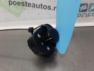 Gebruikte Spiegel Schakelaar Porsche Cayenne (9PA) 4.5 S V8 32V Prijs € 22,00 Margeregeling aangeboden door Autodemontagebedrijf R. Poeste B.V.