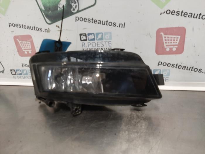 Mistlamp rechts-voor van een Volkswagen Golf VII (AUA) 1.6 TDI BlueMotion 16V 2014