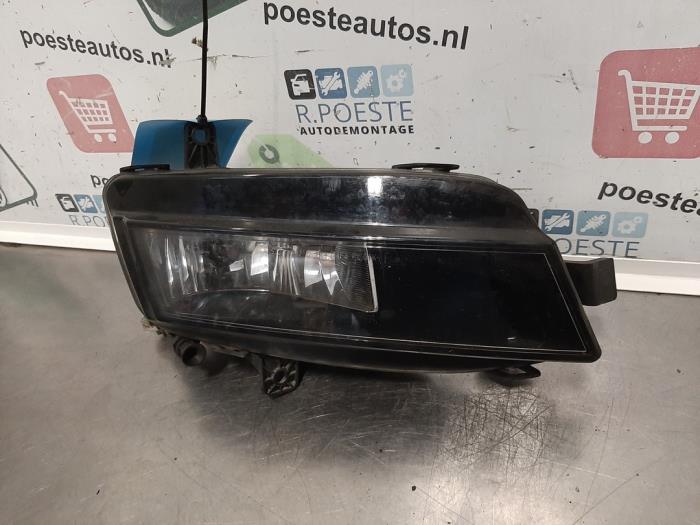 Mistlamp rechts-voor van een Volkswagen Golf VII (AUA) 1.6 TDI BlueMotion 16V 2014