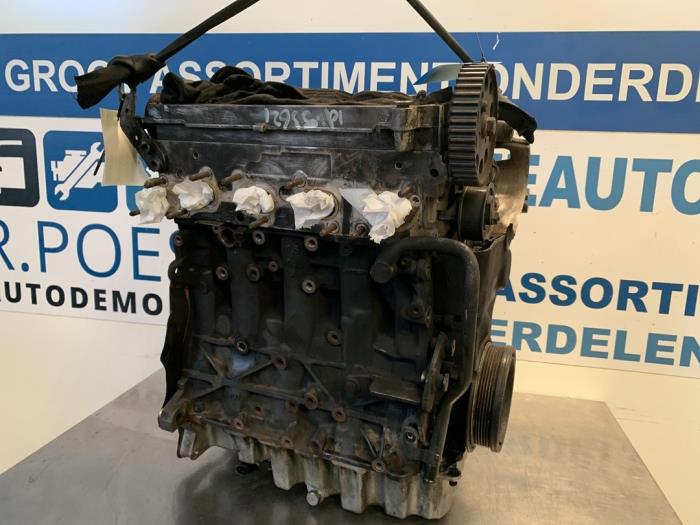Motor van een Volkswagen Golf VII (AUA) 1.6 TDI BlueMotion 16V 2014
