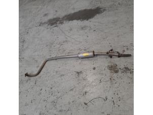 Gebruikte Uitlaat Middendemper Toyota Yaris (P1) 1.0 16V VVT-i Prijs € 85,00 Margeregeling aangeboden door Autodemontagebedrijf R. Poeste B.V.