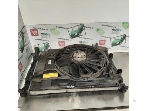 Gebruikte Radiateur Renault Scénic II (JM) 2.0 16V Prijs € 42,00 Margeregeling aangeboden door Autodemontagebedrijf R. Poeste B.V.