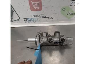 Gebruikte Hoofdremcilinder Renault Zoé (AG) 46kW Prijs € 30,00 Margeregeling aangeboden door Autodemontagebedrijf R. Poeste B.V.