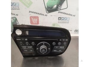 Gebruikte Radio CD Speler Honda Insight (ZE2) 1.3 16V VTEC Prijs € 70,00 Margeregeling aangeboden door Autodemontagebedrijf R. Poeste B.V.