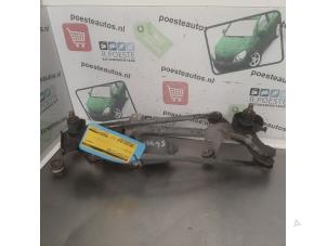 Gebruikte Ruitenwismotor + Mechaniek Honda Insight (ZE2) 1.3 16V VTEC Prijs € 52,00 Margeregeling aangeboden door Autodemontagebedrijf R. Poeste B.V.