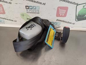 Gebruikte Veiligheidsgordel midden-achter Kia Picanto (BA) 1.0 12V Prijs € 30,00 Margeregeling aangeboden door Autodemontagebedrijf R. Poeste B.V.